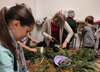 Adventní věnce společně