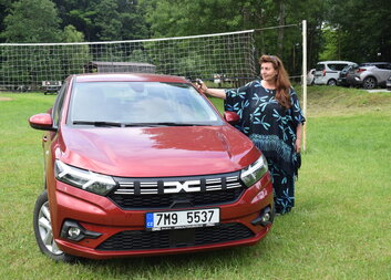 Na nový vůz a pomůcky pro Domácí zdravotní péči přispěla Nadace Agrofert