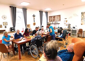 K svátku patrona zahrála i harmonika