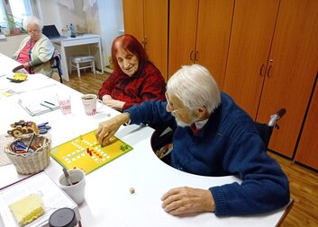 Kdo si hraje, nezlobí