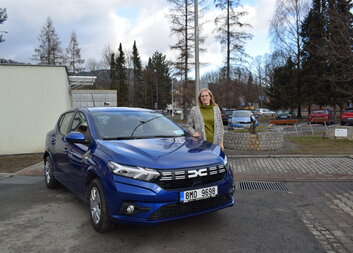 Zdravotní sestry jezdí v modré