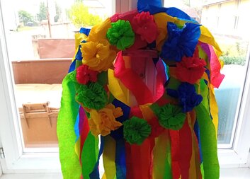 Domov bude strážit májka