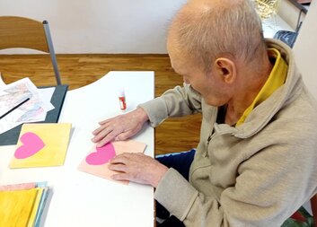 Klienti si ke Dni matek vyrobili srdíčka