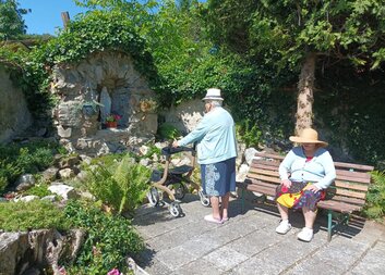 Léto na zahradě - úroda, odpočinek i radost z práce