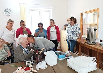 Příjemná aktivizace s narozeninovým veselím