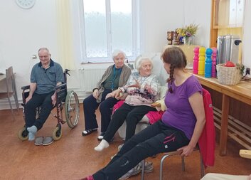 Cvičit potřebují i senioři