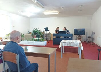 V domově se muzicírovalo