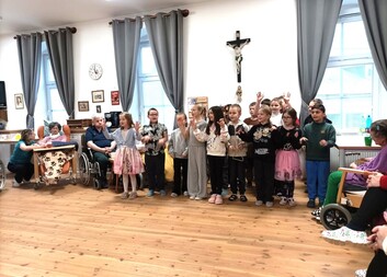 Děti seniorům rozzářily den