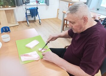 V domově si usmažili „moravské čipsy“