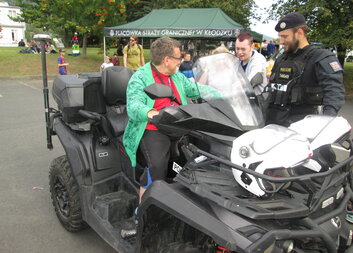 Nastartovali si policejní čtyřkolku